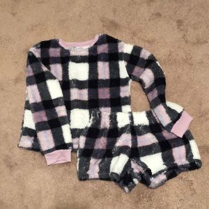 Pajama set, soft fleece long sleeve top with shorts